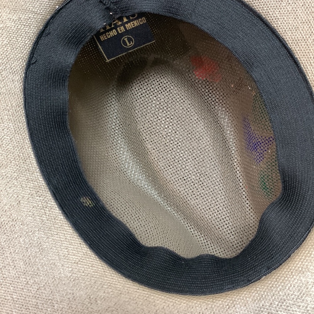 Painted hat - Picture 3 of 6